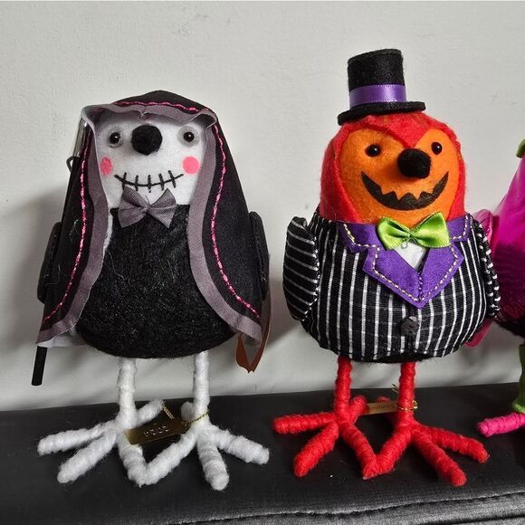 Lot of two Target Hyde & Eek Halloween Birds Featherly Friends - Picture 1 of 9